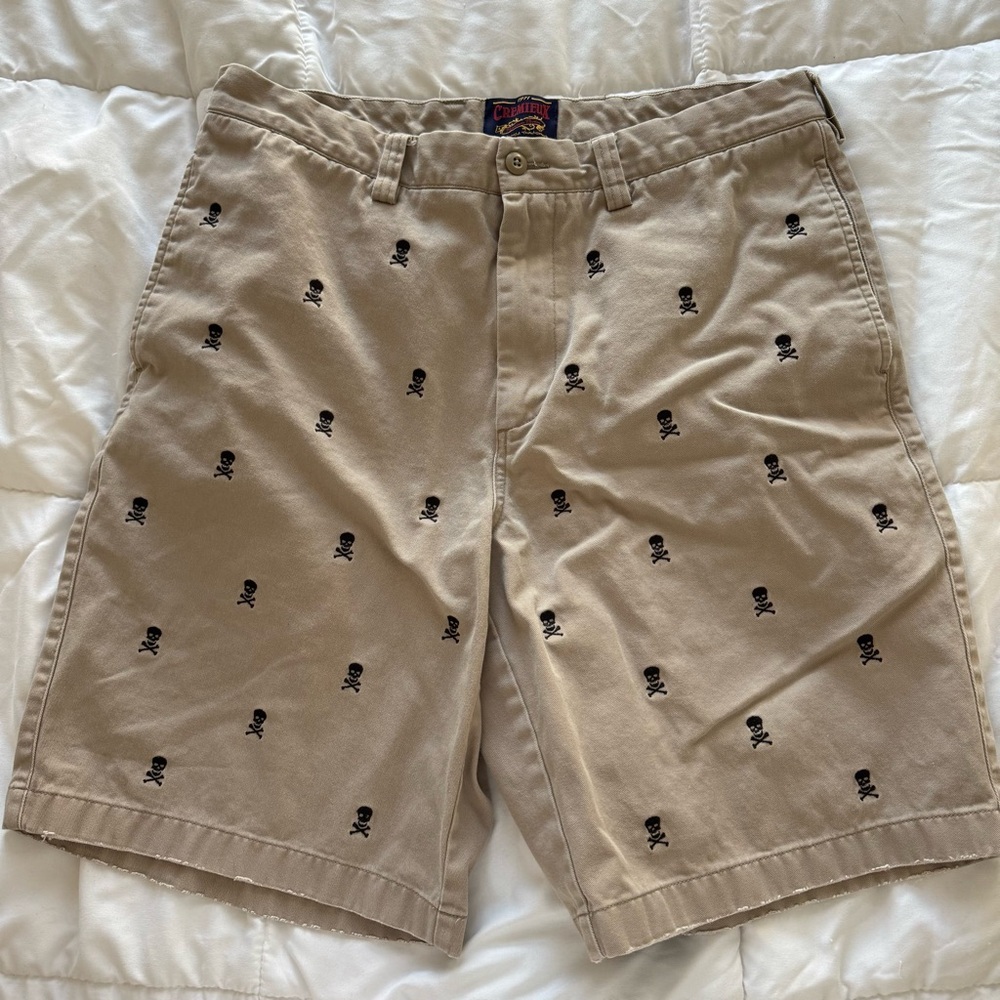 Tan and black skull shorts from Creamieux | skater y2k cooler older brother